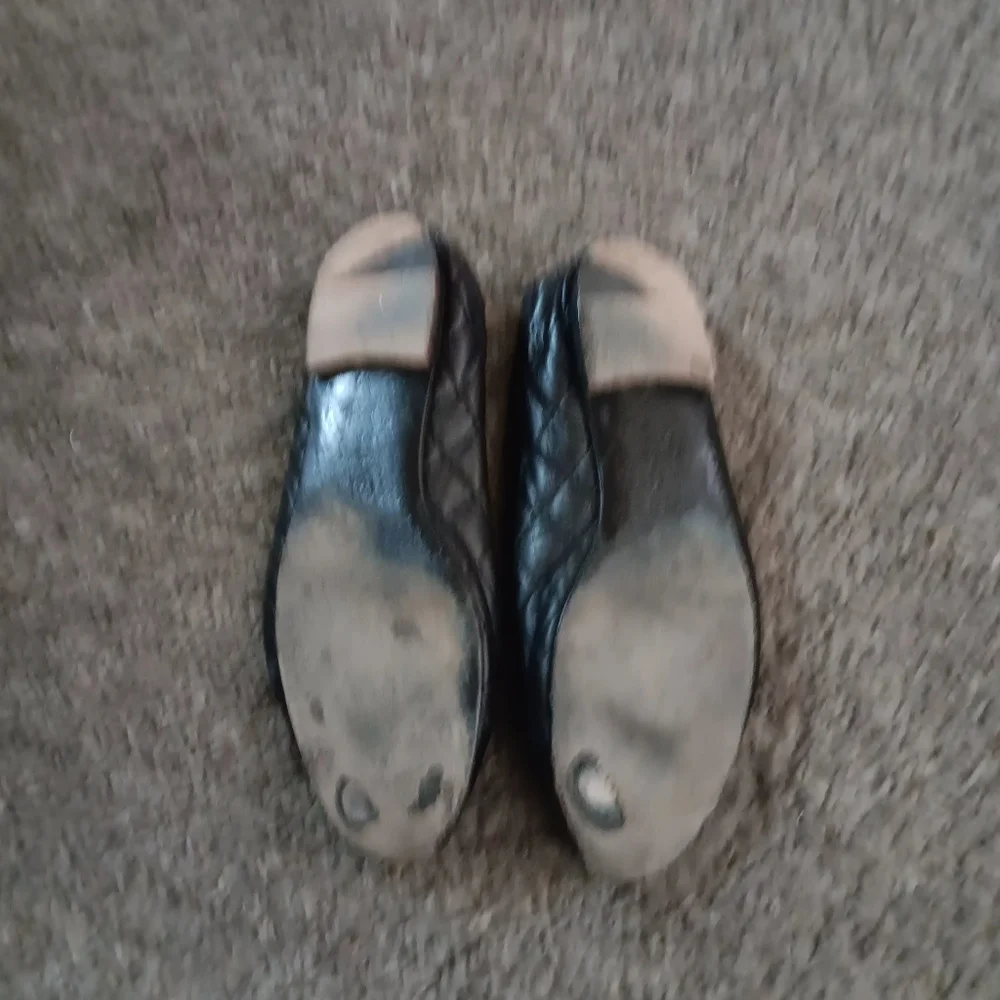 Chanel quilted flats - Picture 2 of 6